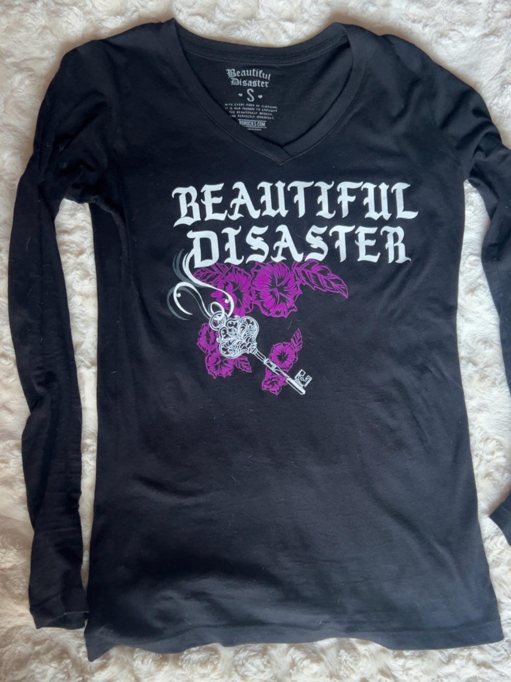 NEW | Beautiful Disaster|  Black Long Sleeve V-Neck Tee Shirt Pullover Women’s